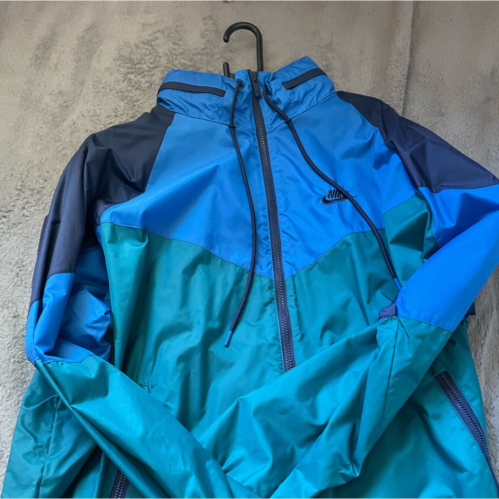 Nike windbreaker